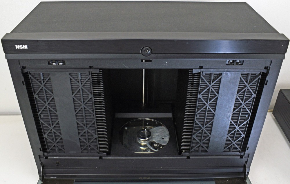 NSM CD3101 single-disc player/transport/controller with 100 CD transport/Changer