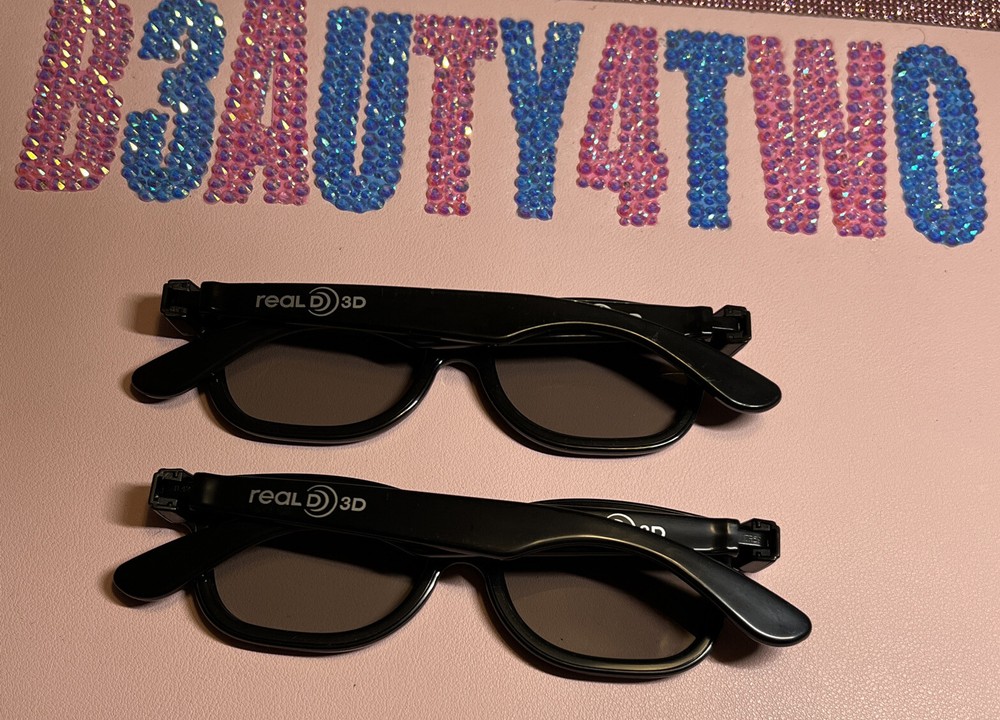 2 Real D 3D Glasses Preowned