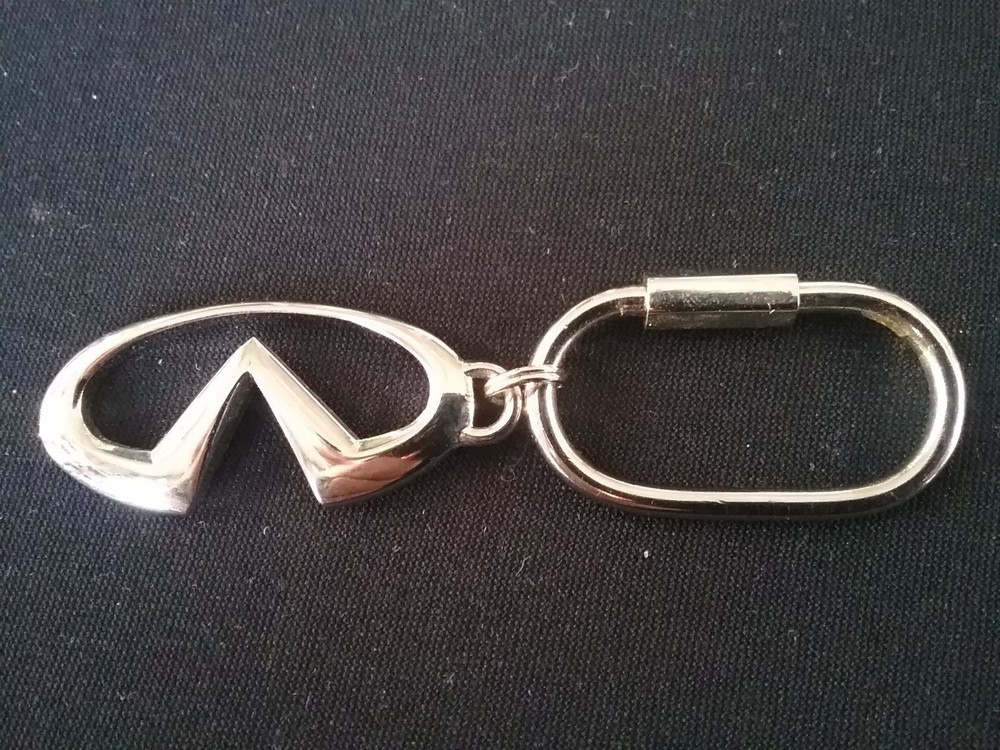 Authentic Automobile logo Infiniti keychains