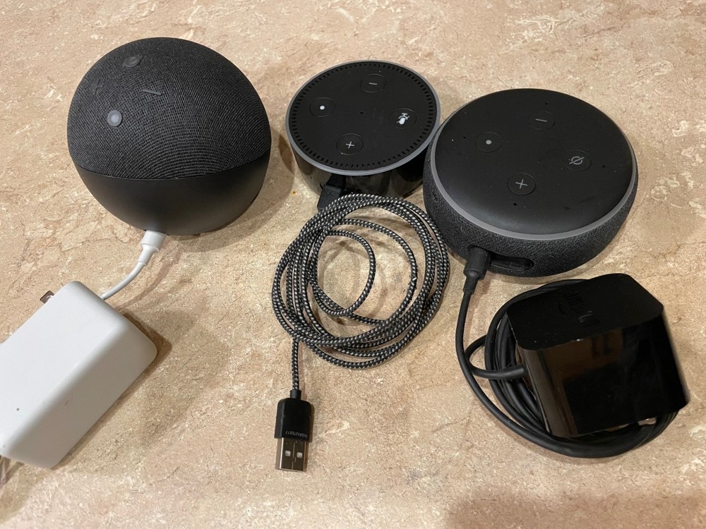 Amazon Echo Dot version 2 + 3 + 5 Alexa devices