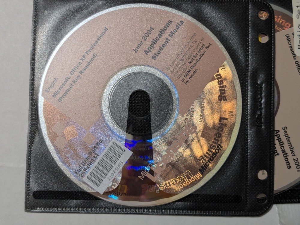 Microsoft Office XP Professional Application Student Media / 7 discs Dates Vary