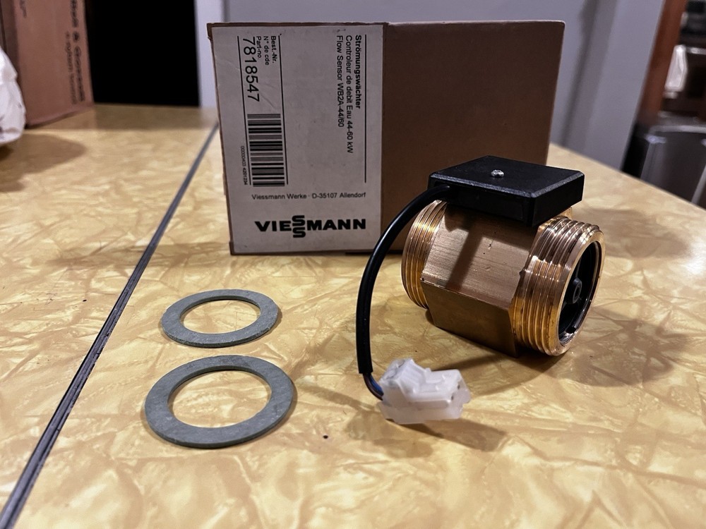 Viessmann Flow Sensor WB2A-44/60 7818547 Brass Flow Sensor- New Open Box