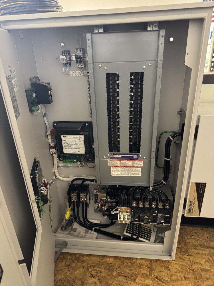 ASCO 200A Power Transfer Switch With Generator Plug