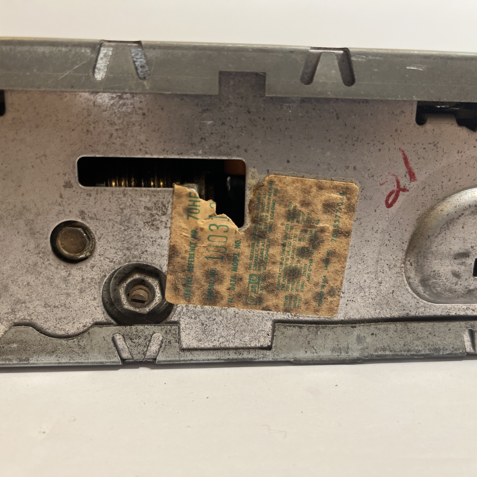 GM 1970's CHEVY AM/FM Radio 70HFP1 9345270 w/ Woodgrain Knobs