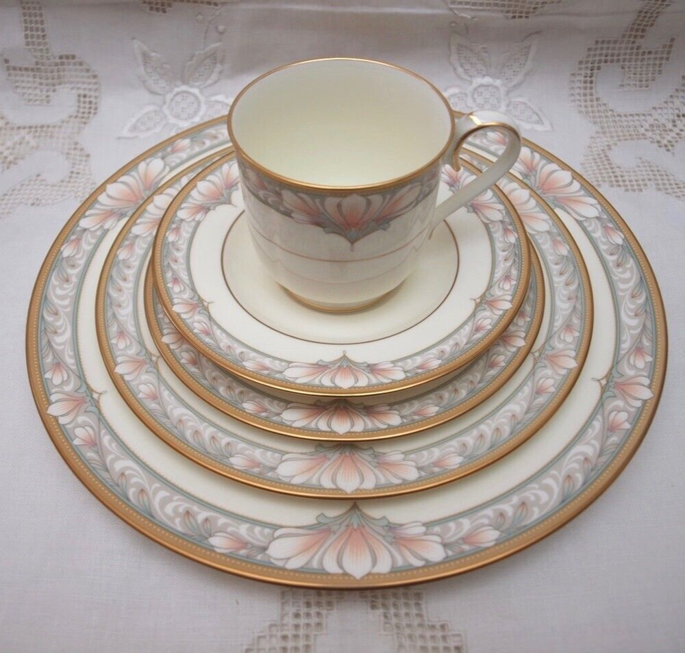 20 Pc Noritake BARRYMORE Set Bone China 9737 Dinnerware EUC
