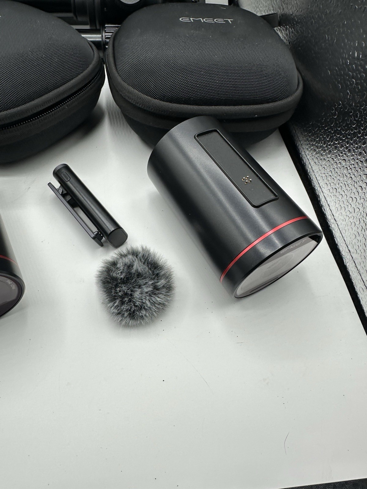 Emeet Streamcam One Set Three Cameras Mics SD Cards Tripod Cases