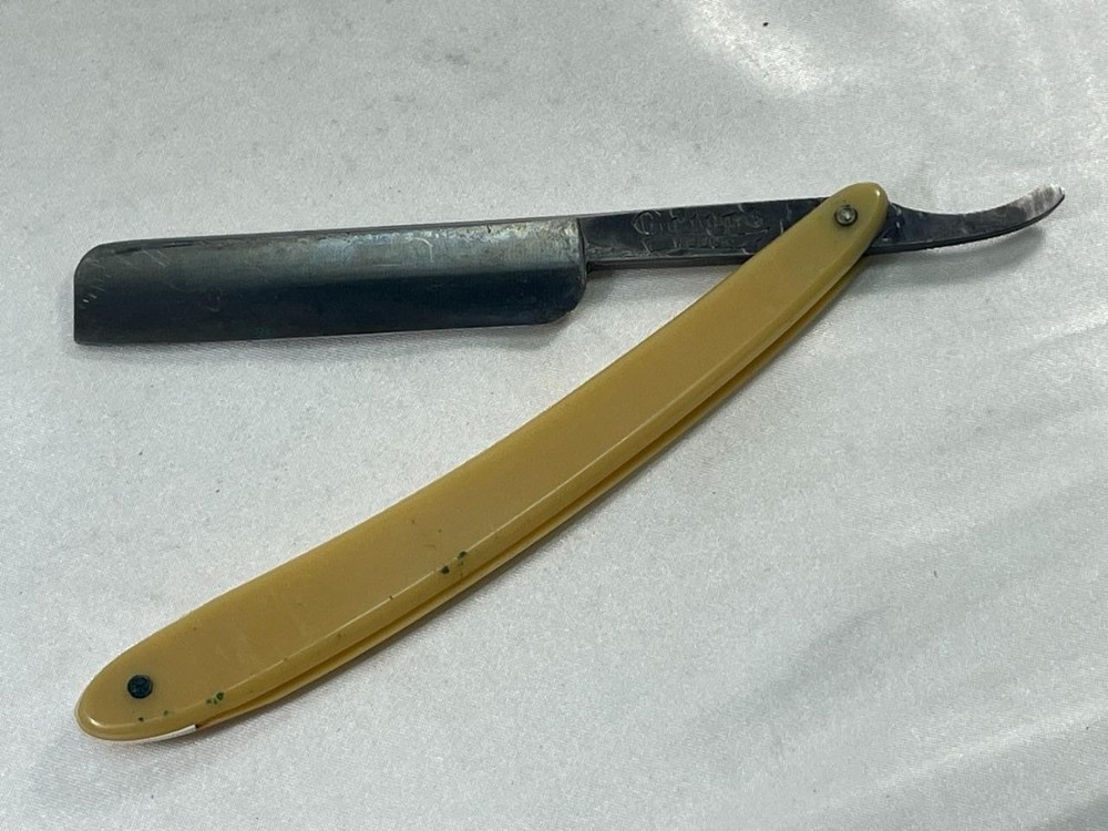 Genco Wedge  Straight Razor, Bakelite Handle, USA   Used