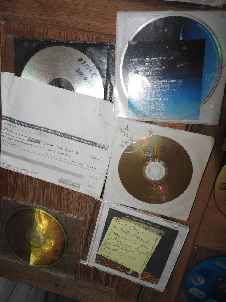 Vintage Untested Floppy Discs, Windows, Encarta, Programs, Lens Cleaner CD