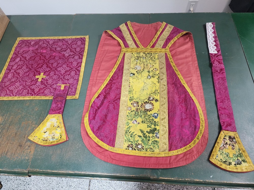 Antique Fiddleback Chasuble