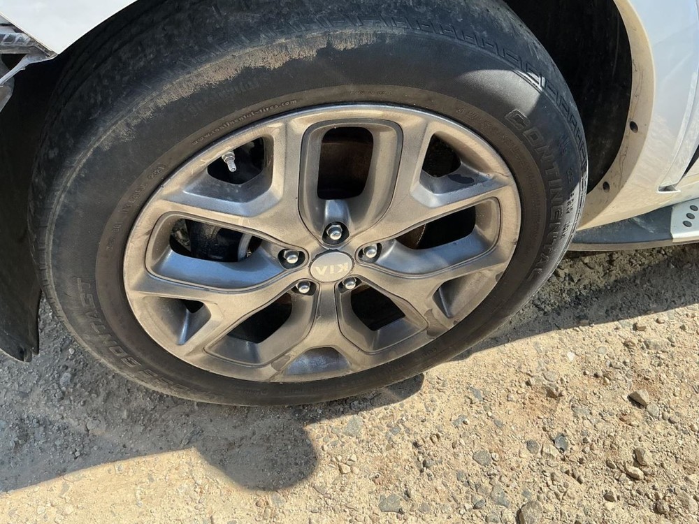 SORENTO 2016 Glove Box 5035181