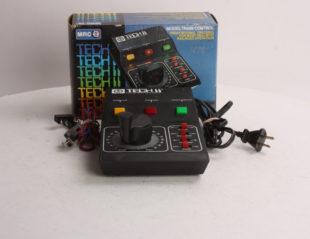 MRC 2500 HO Scale Loco-Motion Tech II Model Train Control LN/Box