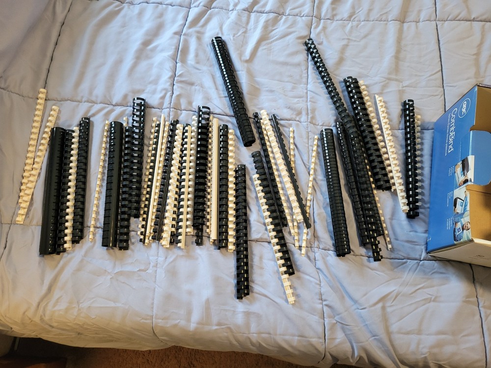 GBC DOCUBIND PERSONAL PRESENTATION BINDING SYSTEM w/ PARTIAL BOX OF SPINES