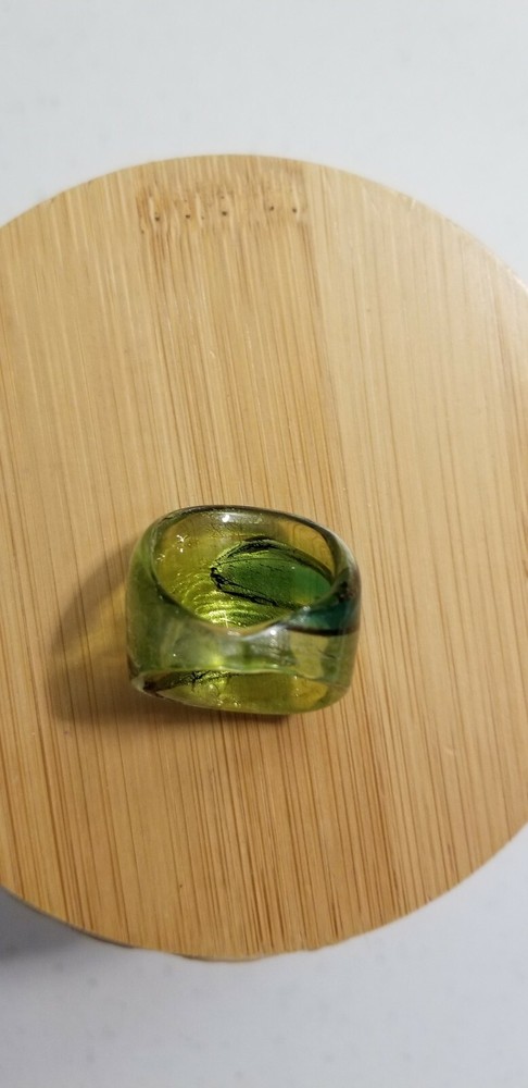 GLASS RING