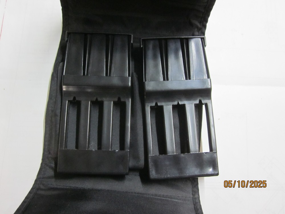 Dart Case W/2 Plastic Dart Holder Inserts