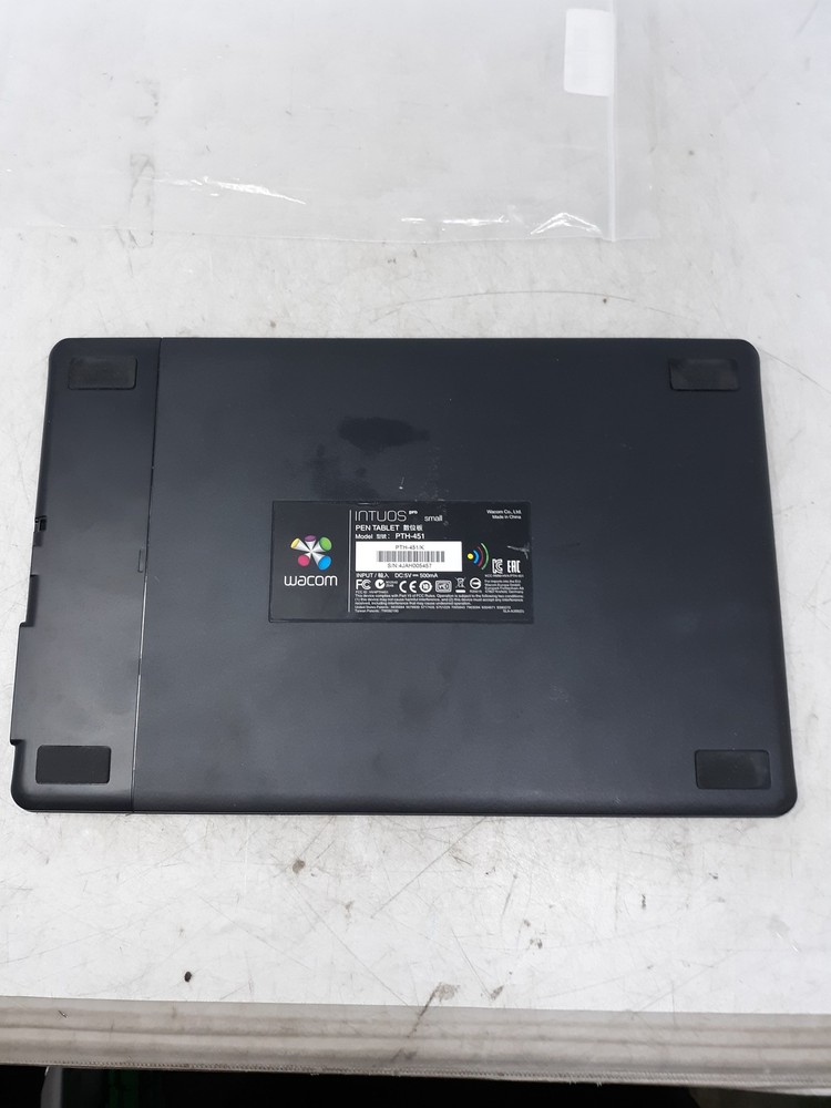 Wacom Intuos Pro Small PTH-451 Pen Tablet Graphics Drawing Pad