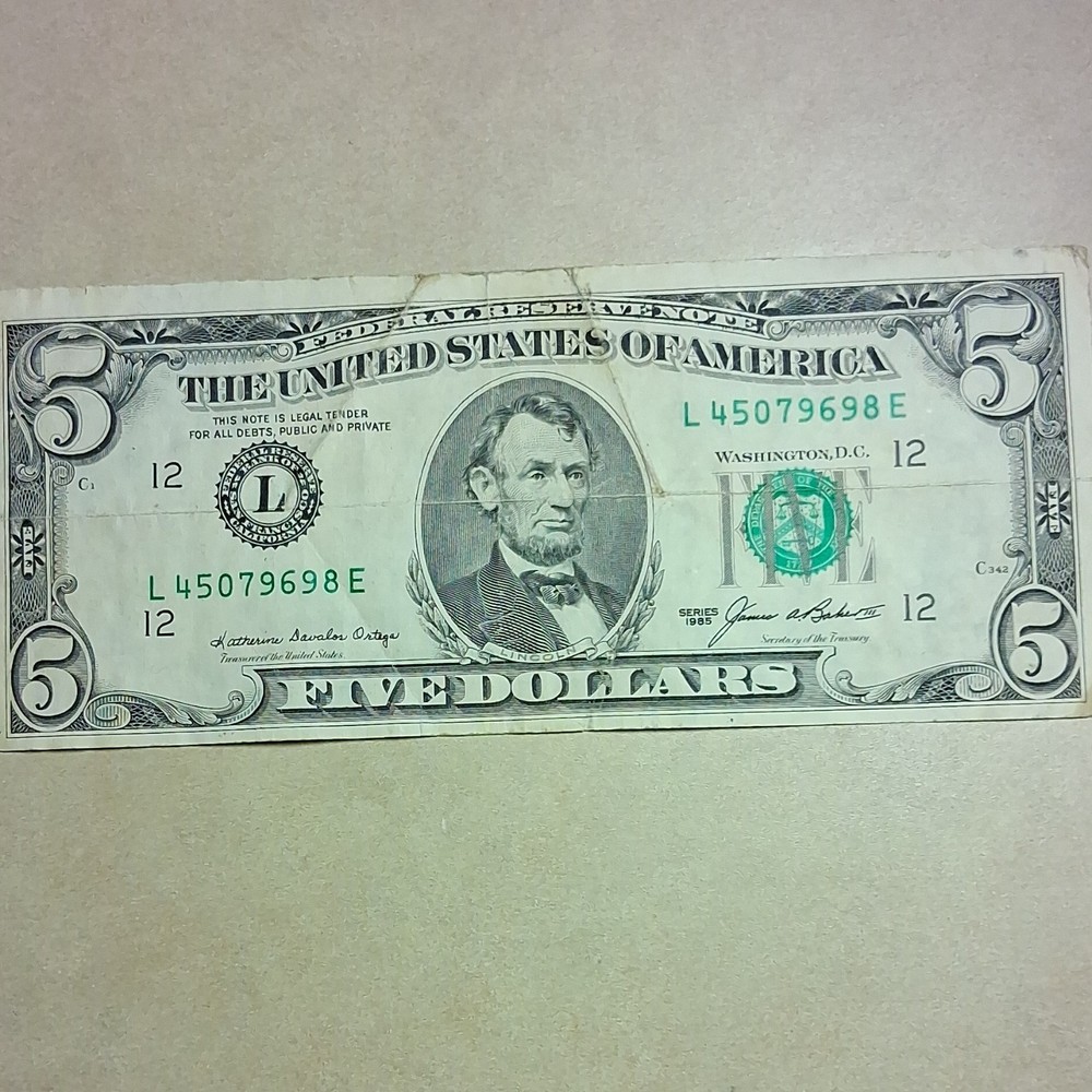 1985 US $5 Federal Reserve Note Error Misaligned Printing Circulated