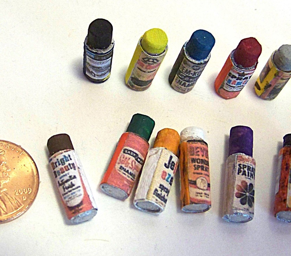 1/18, 1/24 Scale Spray Paint Cans