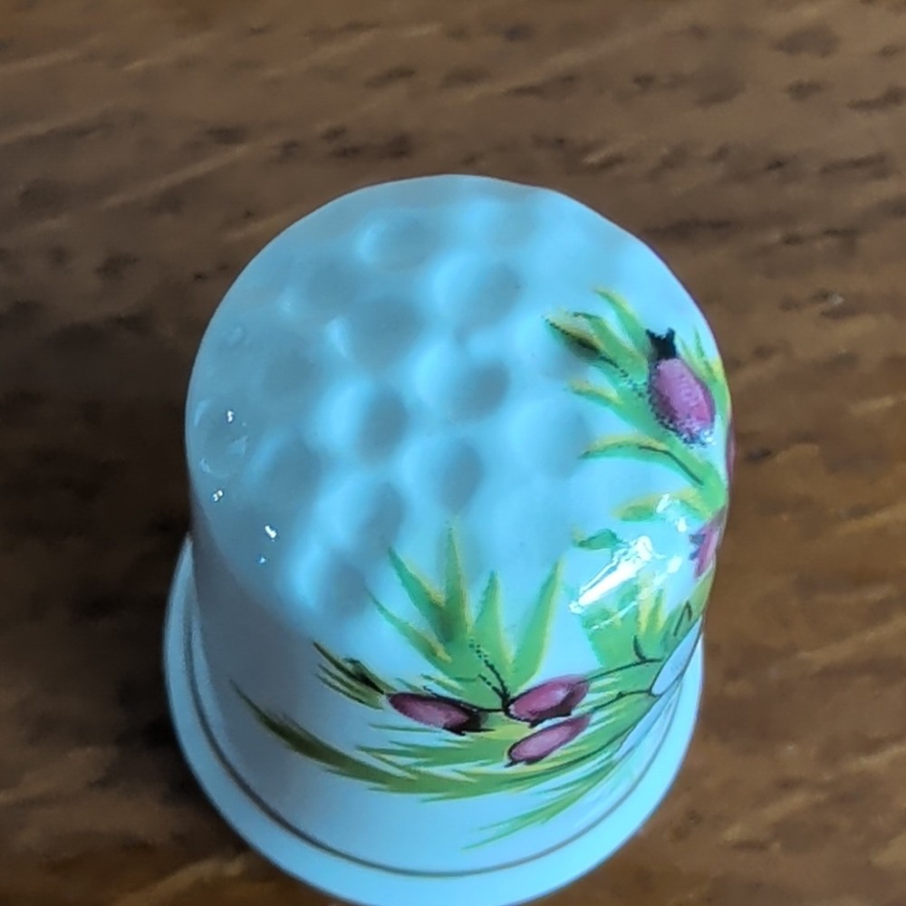 Vintage Bone China Thimble Festive Yew Tree Red Berries Boxed