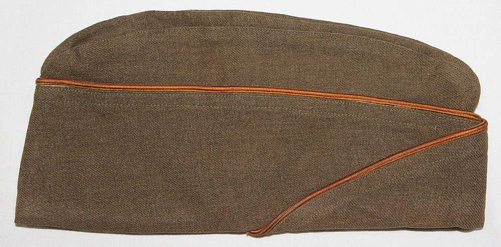 ORIGINAL WWII WOOL GARRISON CAP WITH ORDINANCE PIPING
