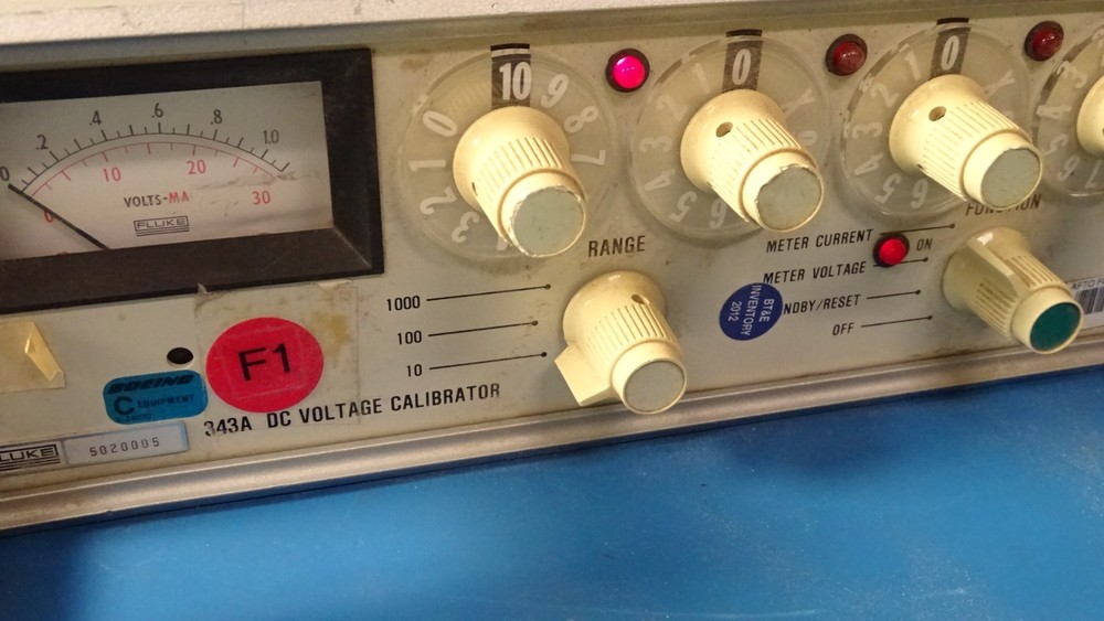 Fluke 343A DC Voltage Calibrator