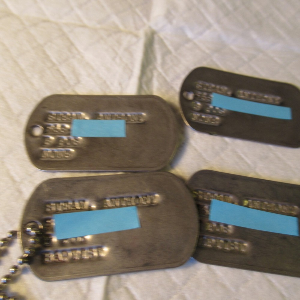 VINTAGE US MILITARY NOTCHED 2 DIFFERENT TYPES OF DOG TAGS WW2 ? ANTHONY STEAN