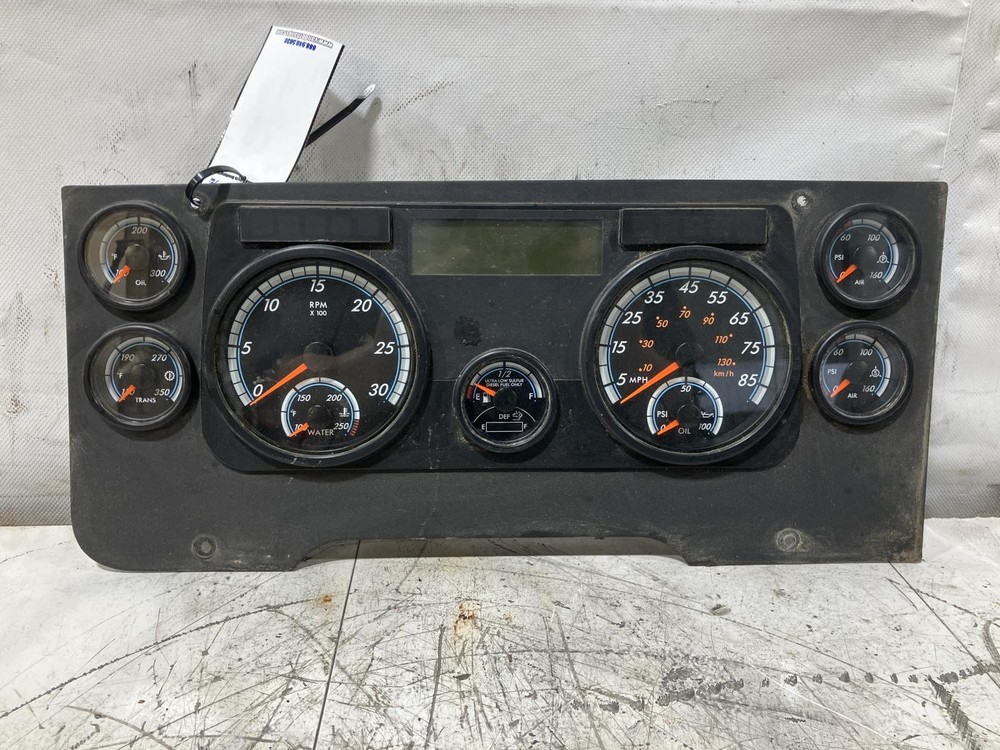 2014-2016 Freightliner CASCADIA Speedometer Instrument Cluster - Used