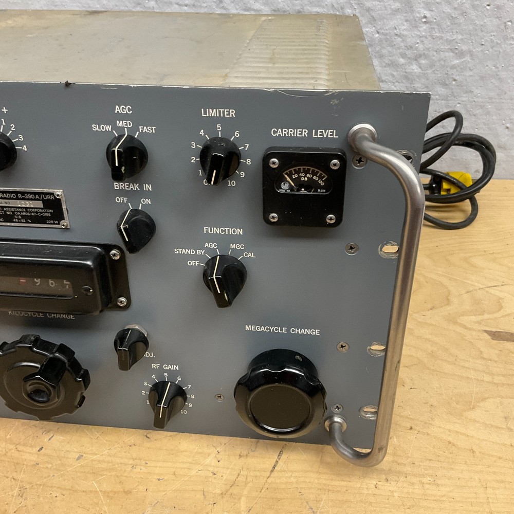 Stewart-Warner R-390a/URR Communication Receiver NICE