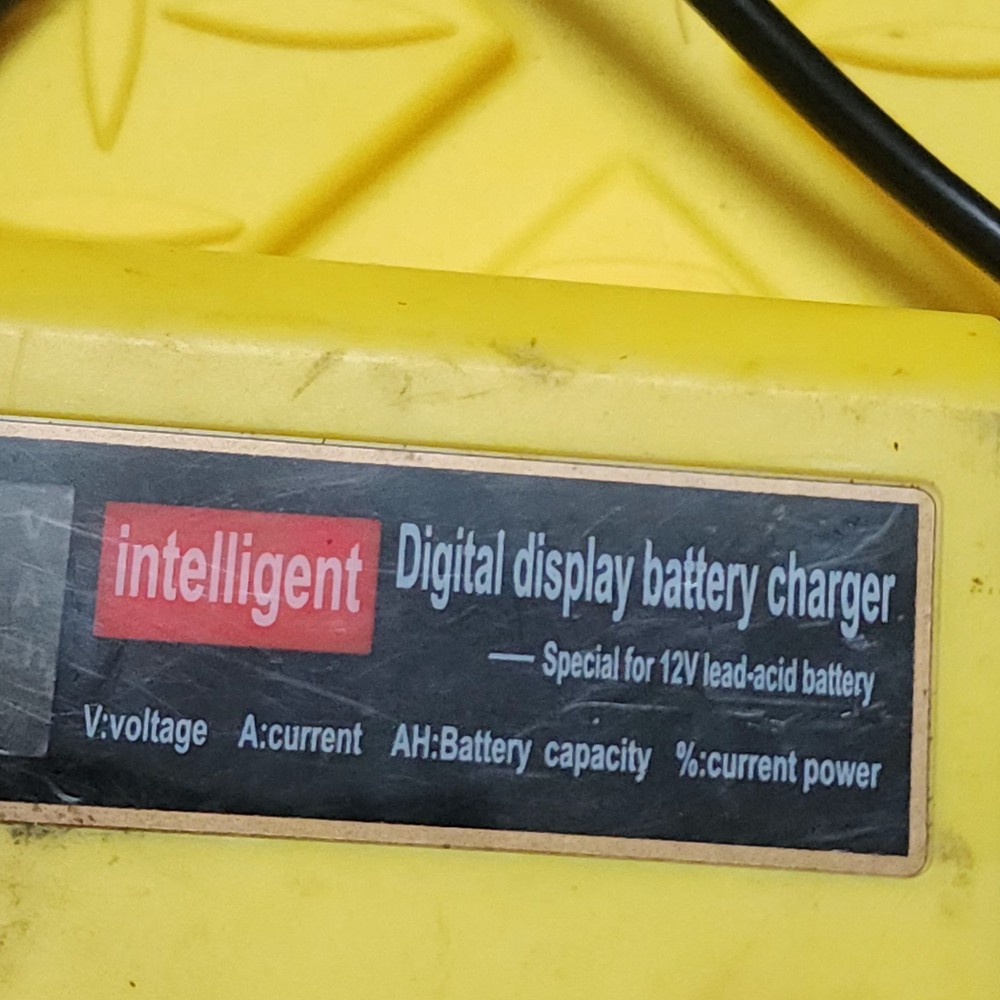 INTELLIGENT DIGITAL DISPLAY SMART FAST CHARGER CLIPS ARE MISSING A2