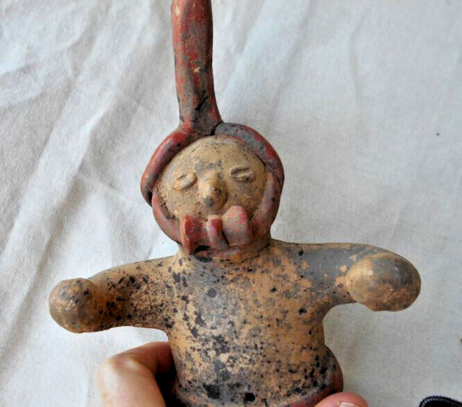 pre columbian COLIMA figure large ,example , common ritual pose with arms open
