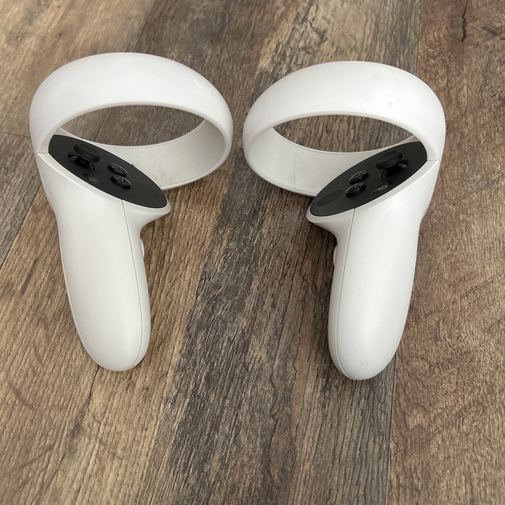 Meta Oculus Quest 2 Controllers Pair - Good Condition -