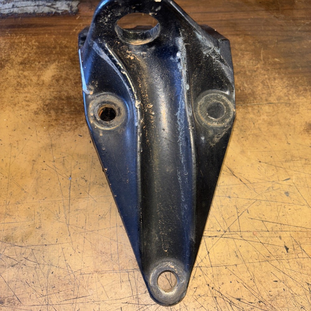 PETERBILT REAR CAB SUPPORT ,MOUNT, BRACKET SUSPENSION MOUNT 29 05988