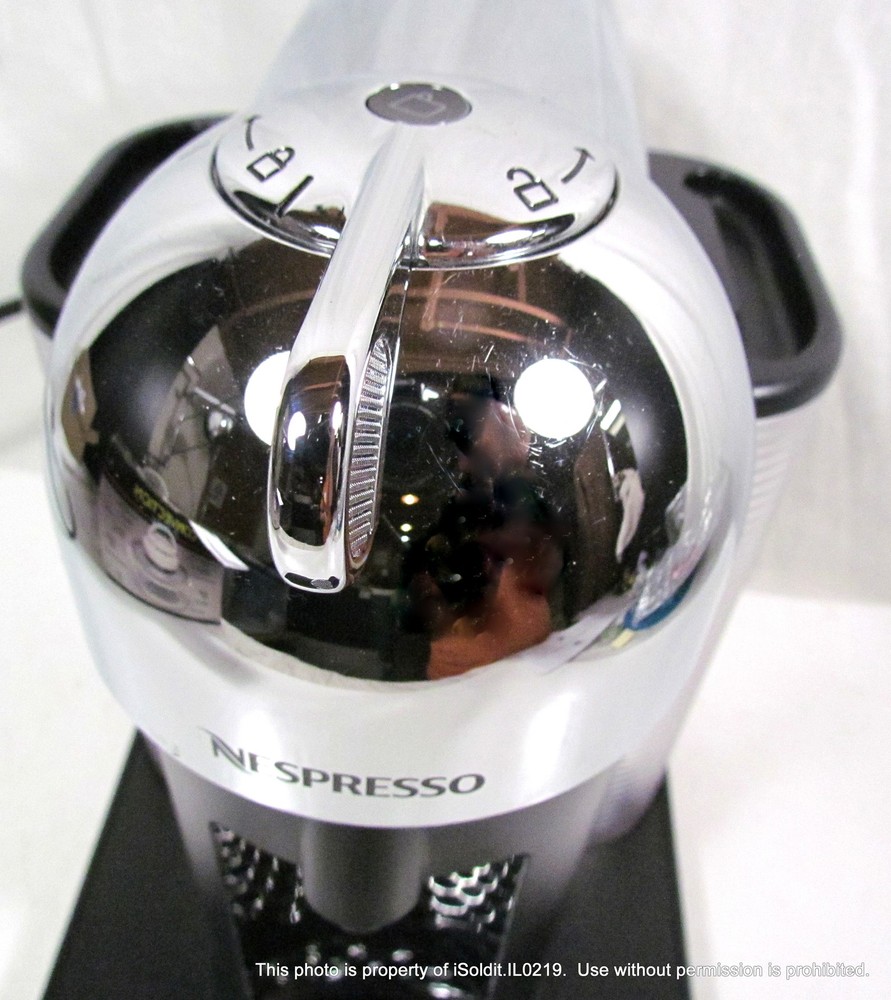 BREVILLE VERTUO NESPRESSO COFFEE MAKER Model BNV220