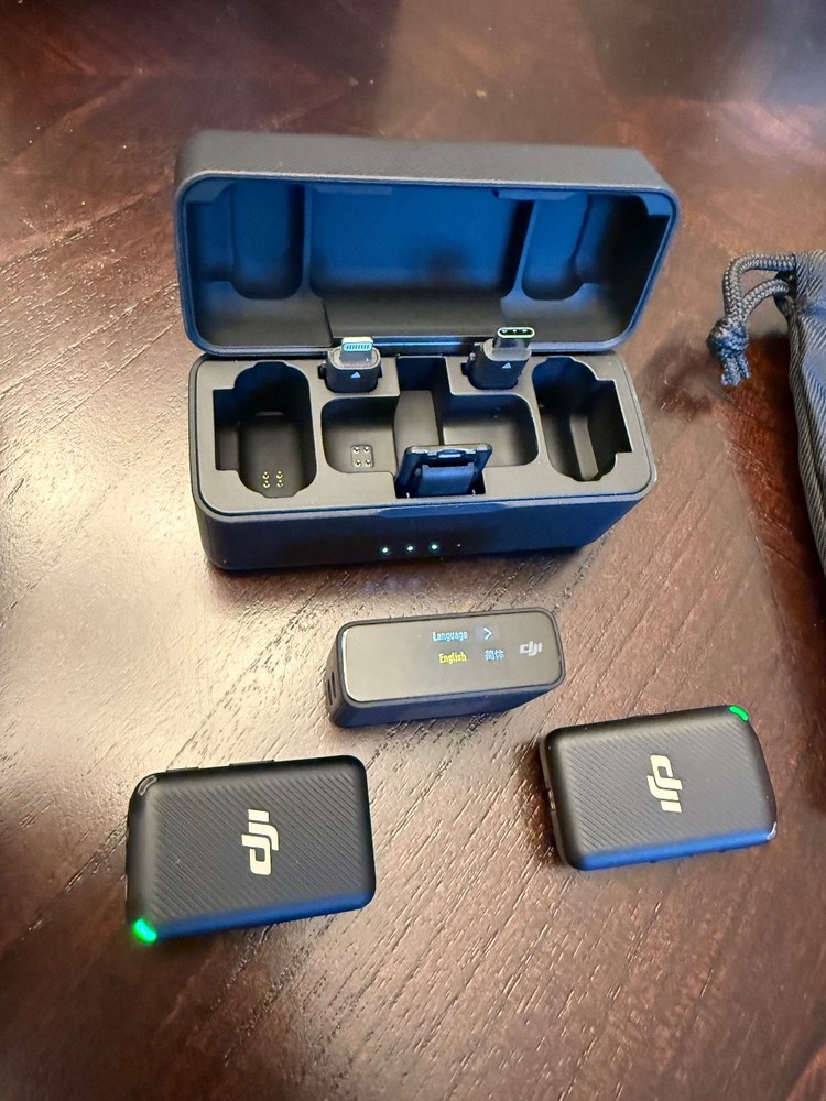 DJI MIC (2TX + 1RX) Wireless Omnidirectional Microphone System AST01