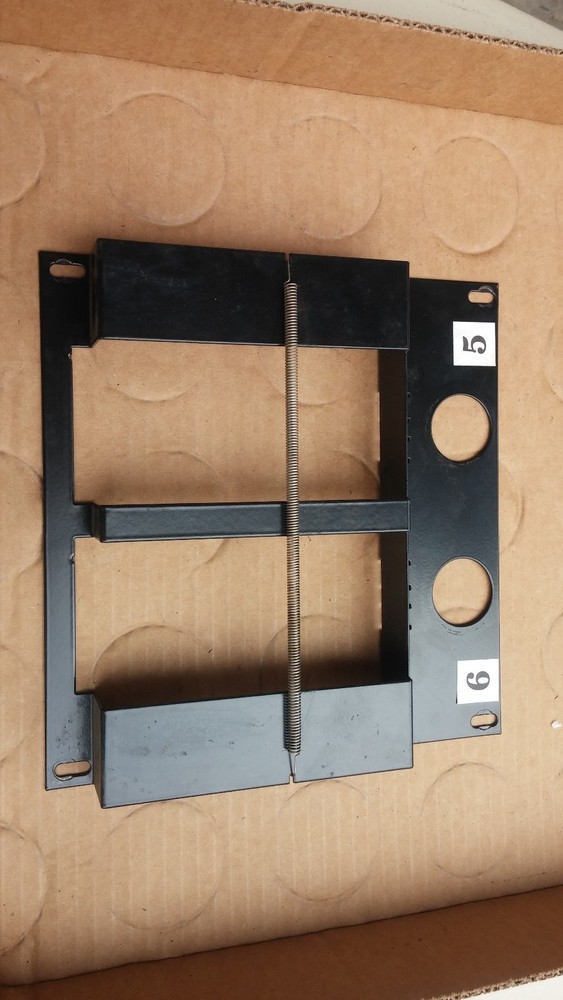 USI FSI vending CAN MOUNT SCROLL 4203739 vending TESTED