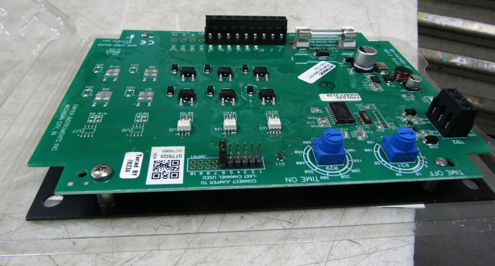 💥NEW DWYER DCT506ADC TIMER CONTROLLER 10-35 VDC 3A MAX 0.6W 250 VAC