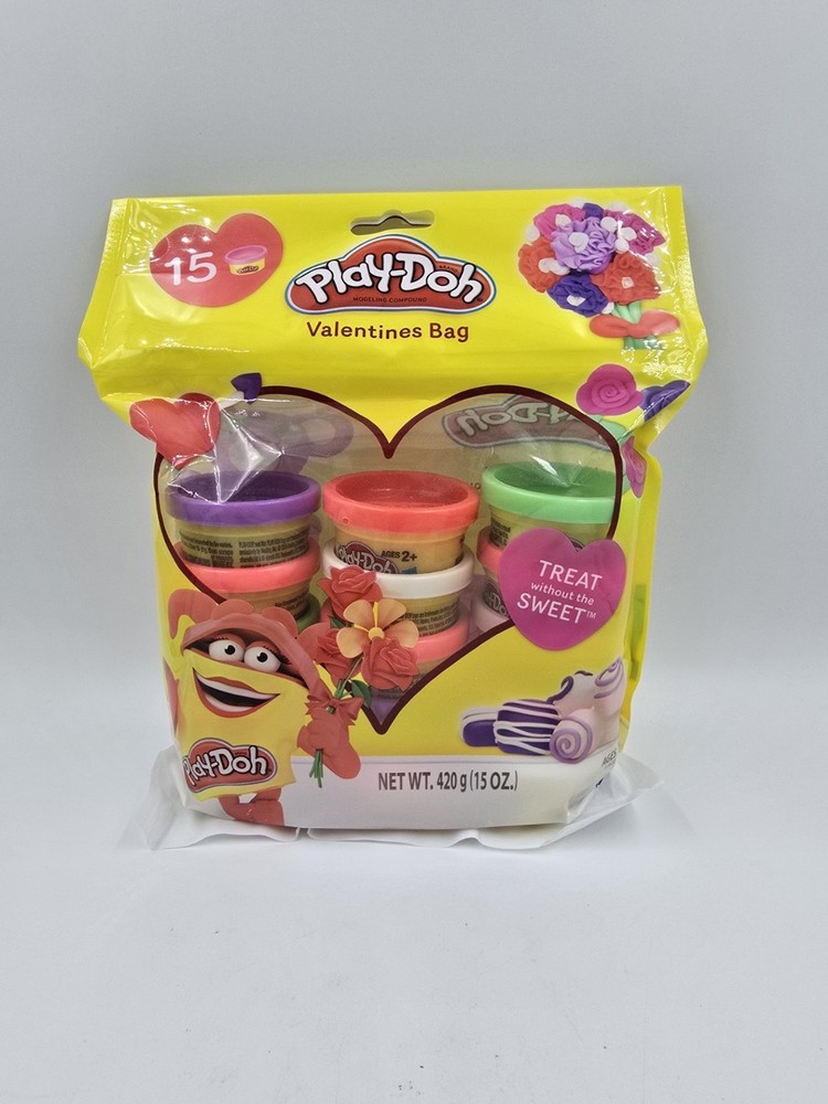 Play-Doh Valentines Bag - Includes 15 Assorted Colors  1 Oz Each