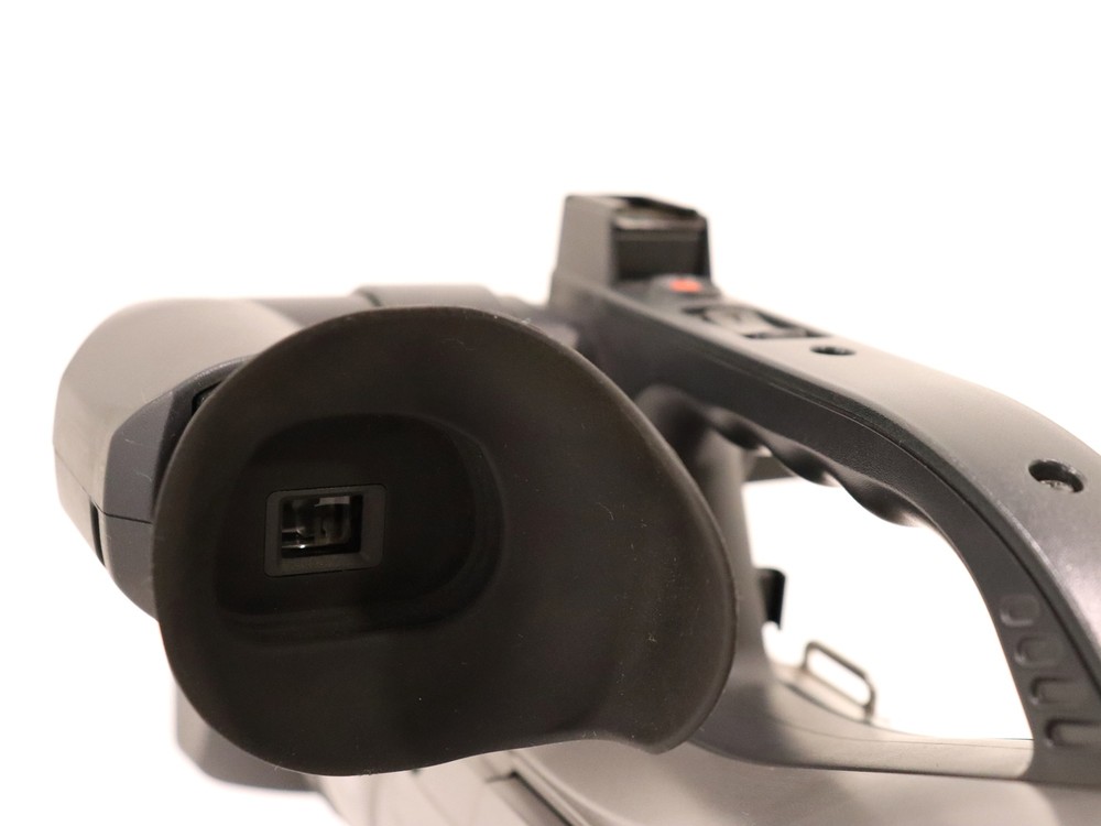 Panasonic ag-dvc7p Mini DV Digital Video Camera - As Is Unable To Test