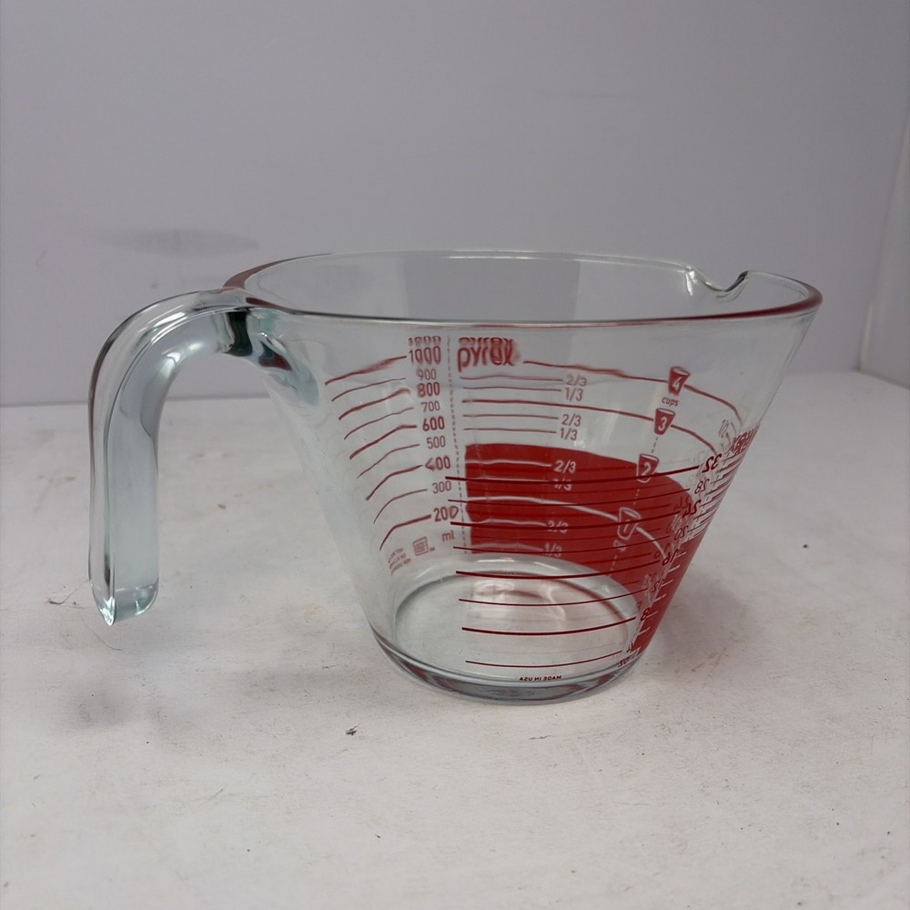 Vtg. Glass Pyrex 4 Cup Measuring Cup Red Reverse Read Open Handle Slanted Sides
