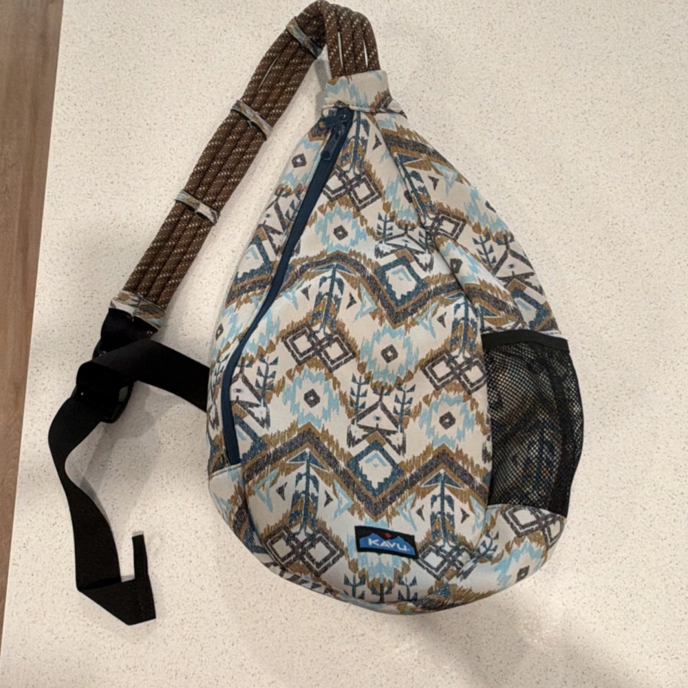 KAVU Patterned Canvas Hiking Daypack Zip Closure Adjustable Strap Mesh Pocket