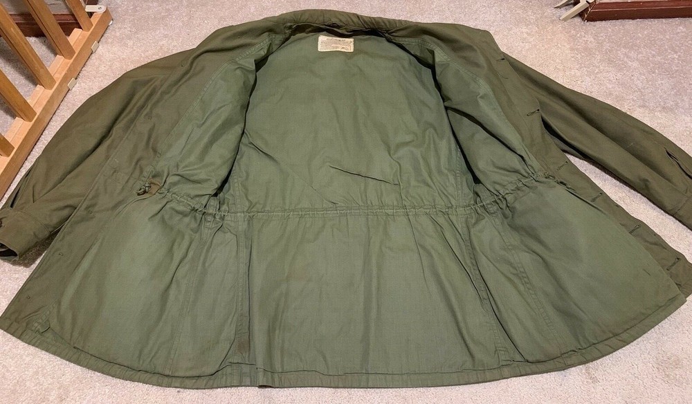 US Military Field Jacket M-1943 OD Green WWII Button Front Dated 1945 Size 34R