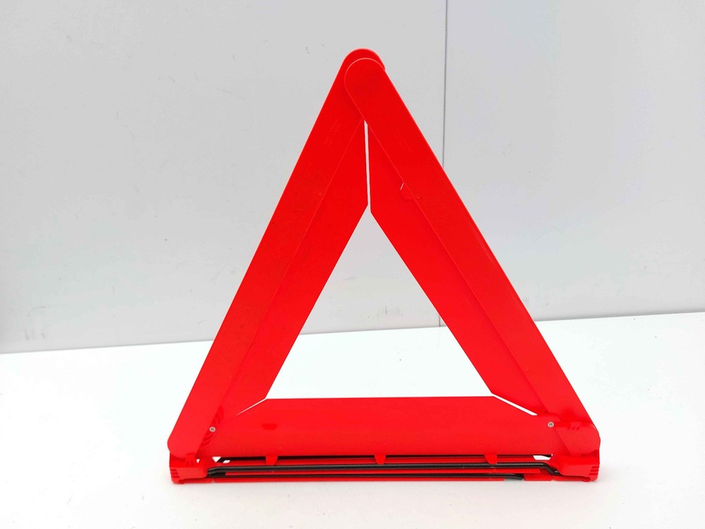 MERCEDES E CLASS C207 HAZARD WARNING TRIANGLE A2048900197 2014