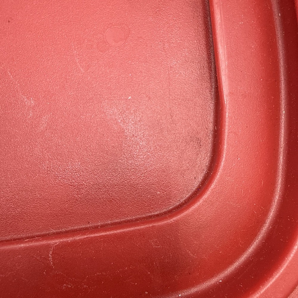 Rubbermaid Easy Find 1Z082 Red Rectangular Replacement Container Lid 10 x 6.75