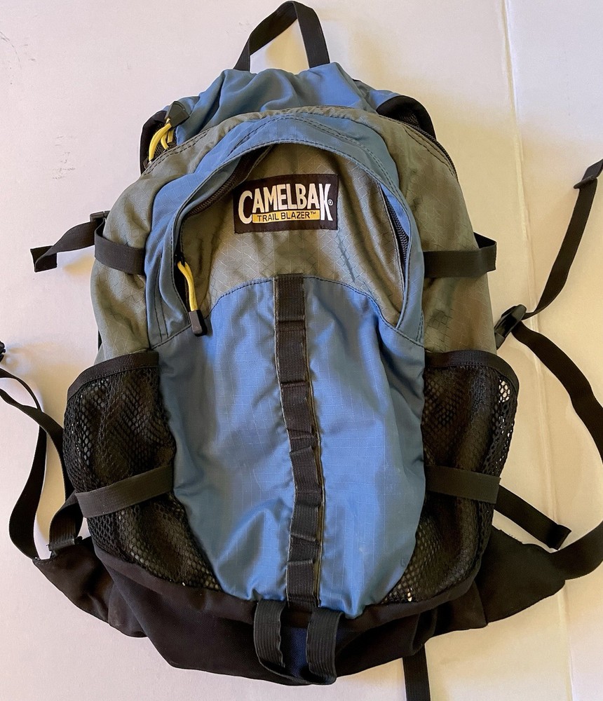 CAMELBAK Trail Blazer Blue/Grey Hydration Backpack Hiking Day Pack w Bladder