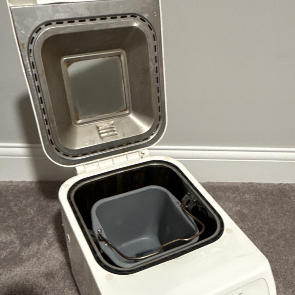 Red Star Automatic Breadmaker Electric White Timer LCD Display Multiple Programs