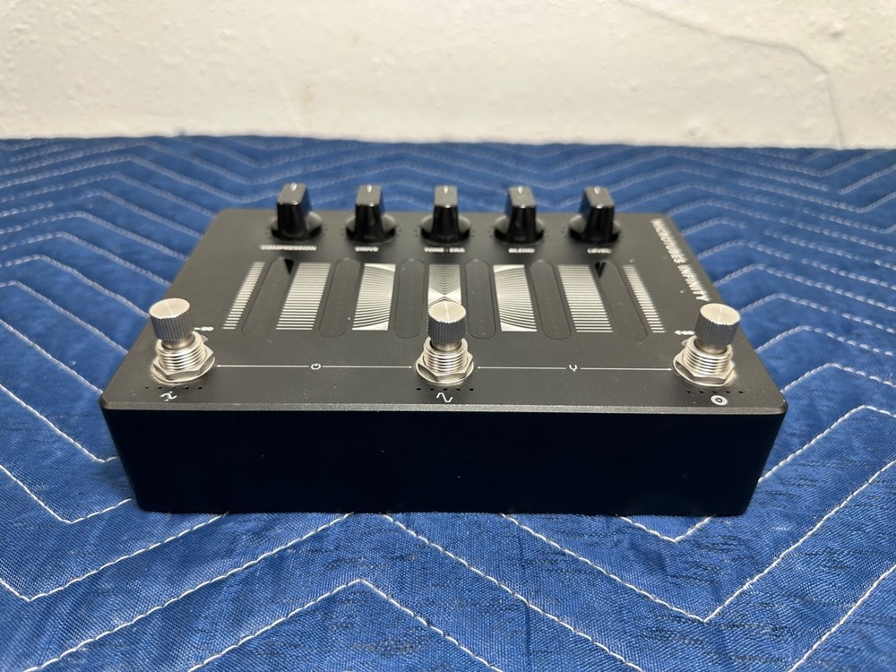 Darkglass Microtubes Infinity Distortion Compressor Bass Effect Pedal