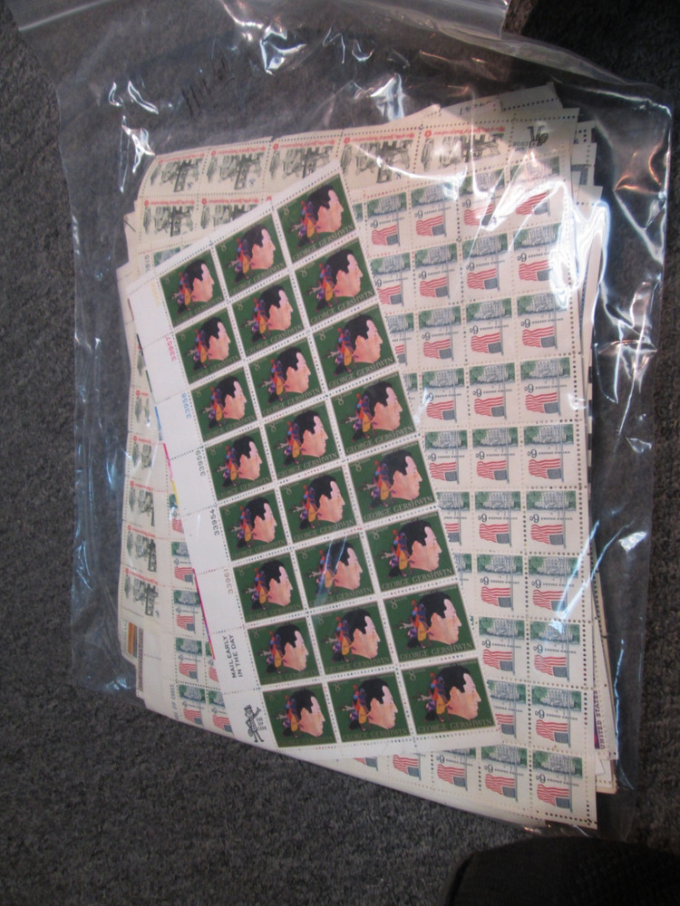US Postage Stamps Face Value $562 MOSTLY LOWER DENOMINATIONS SOME BETTER ITEMS