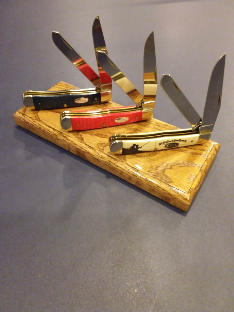 SOLID NORTHERN RED OAK 3 KNIFE DISPLAY STAND