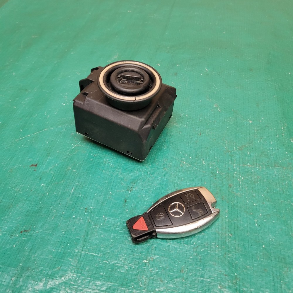 2010-2016 Mercedes W212 E250 E350 E400 Engine Ignition Control Module W/ Key OEM