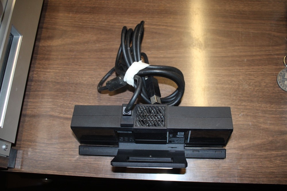 XBOX ONE 1520 KINECT SENSOR FREE SHIPPING