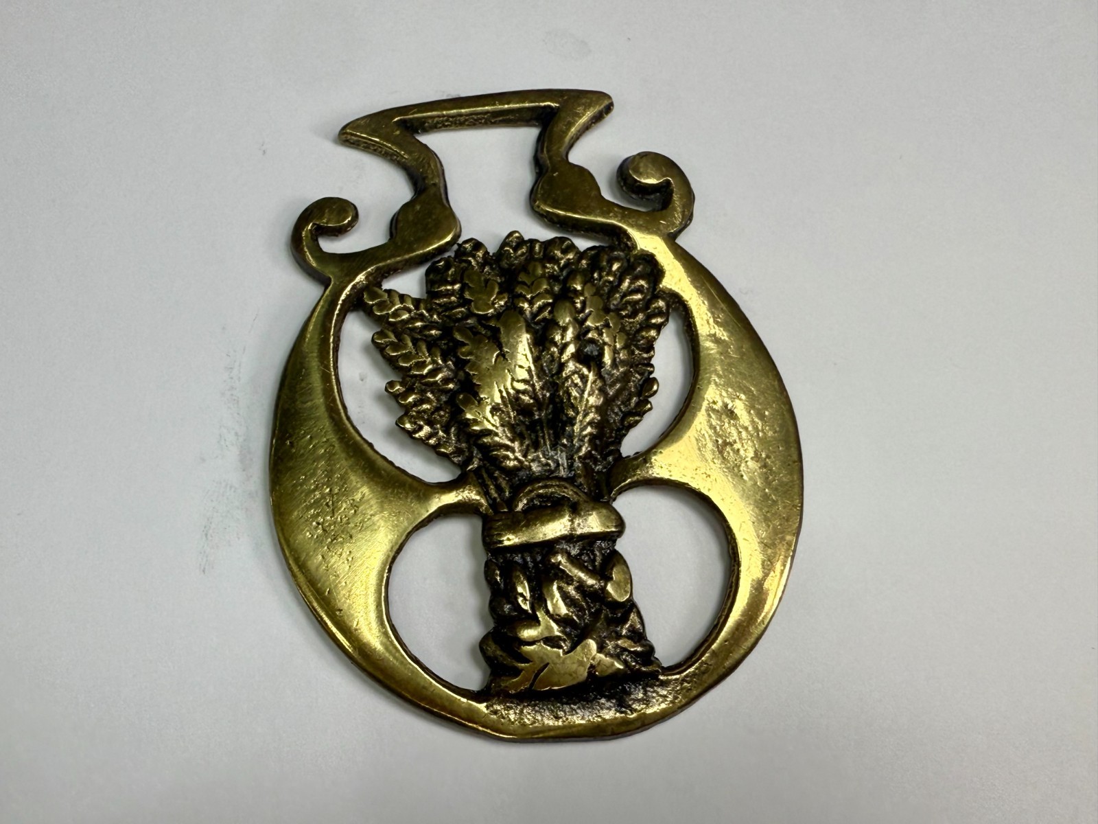 Tied Wheatsheaf Openwork Frame Bridle Harness Horse Saddle Medallion